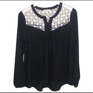 MONTEAU Los Angeles Nordstrom Boho Blouse With Lace Detail & V Cut Black Medium